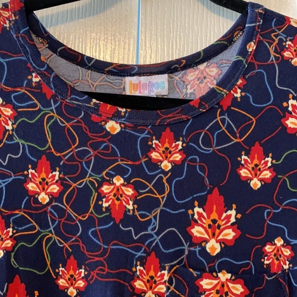 LuLaRoe woman’s Carly dress size XS - Picture 2 of 12